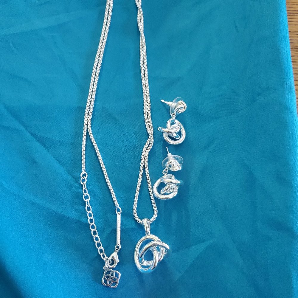 Kendra Scott set